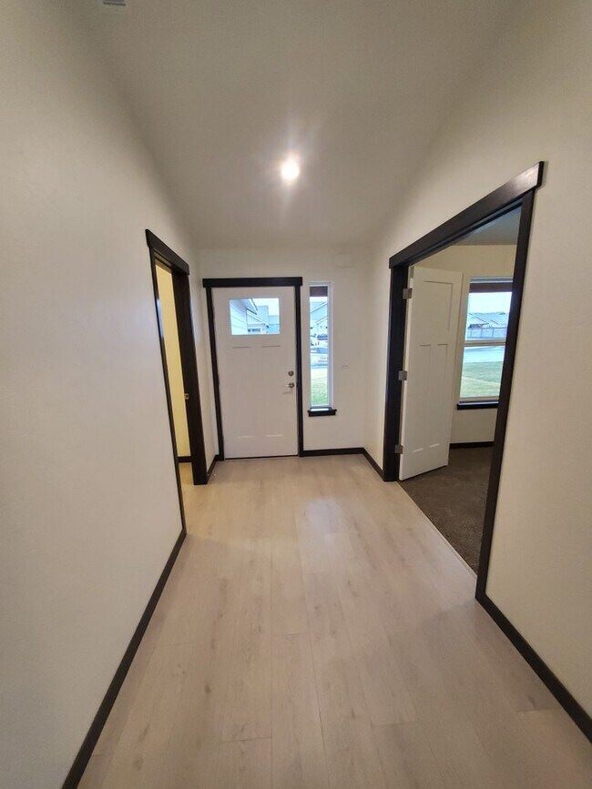 Foto del edificio - 6609 Sockeye Ln