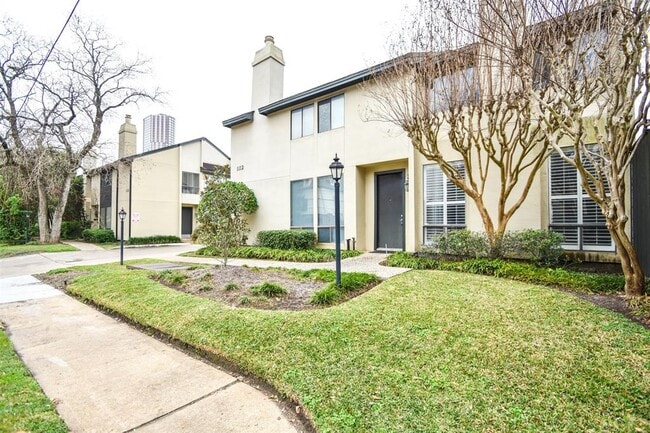 Building Photo - 1112 Bering Dr