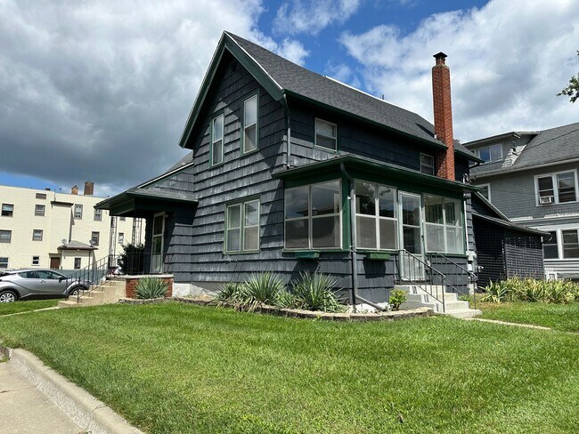Foto del edificio - 346 W Wesley St