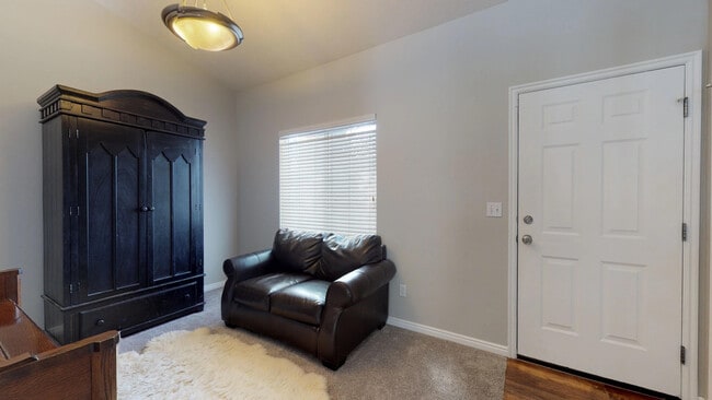 Building Photo - 4058 Valderrama