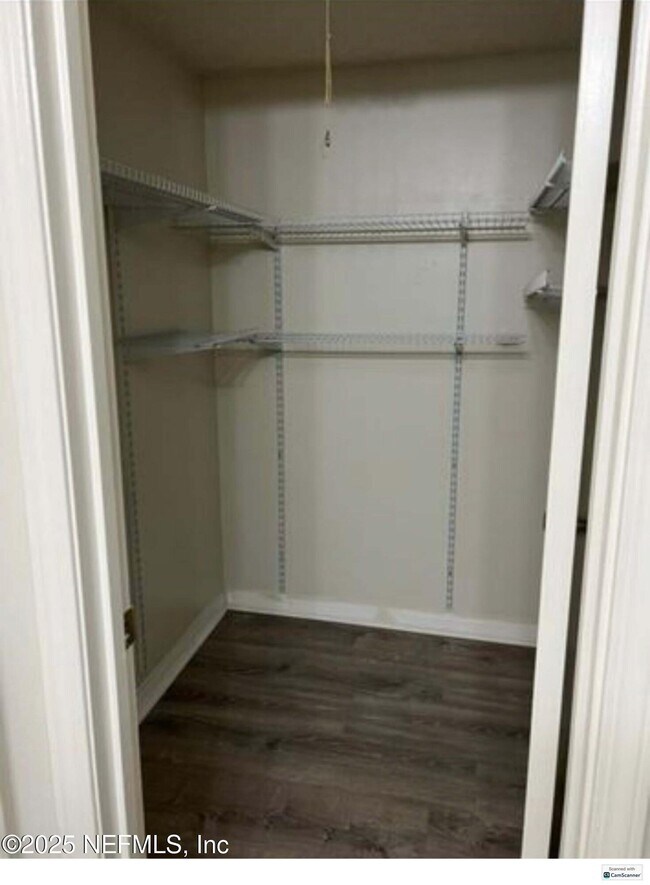 Foto del edificio - 10200 Belle Rive Blvd