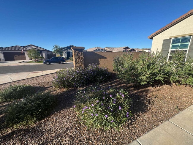 Foto del edificio - 32067 N Wayne Ln