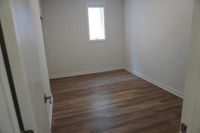 Building Photo - 300 Wilbrod