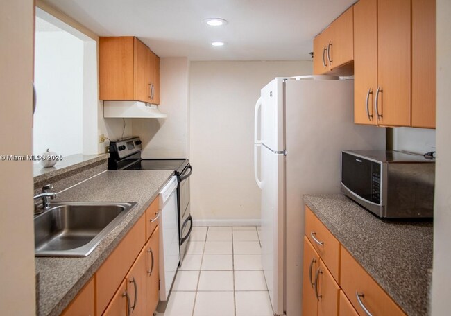 Foto del edificio - 7545 E Treasure Dr