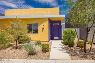 Building Photo - 848 E Park Modern Dr
