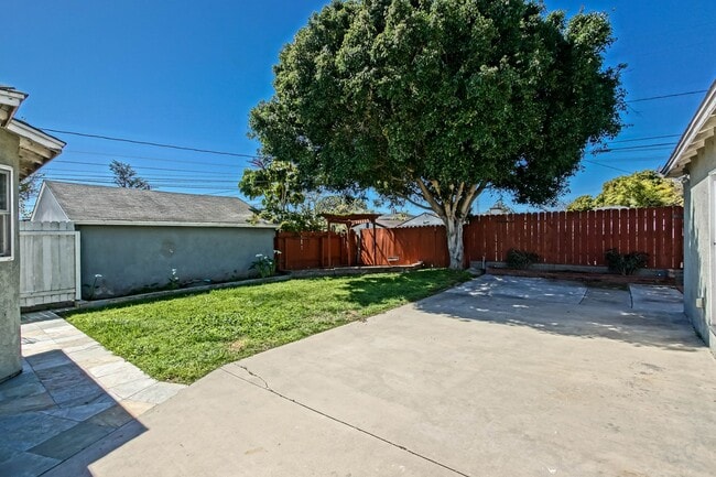 Building Photo - 2911 Blaisdell Ave