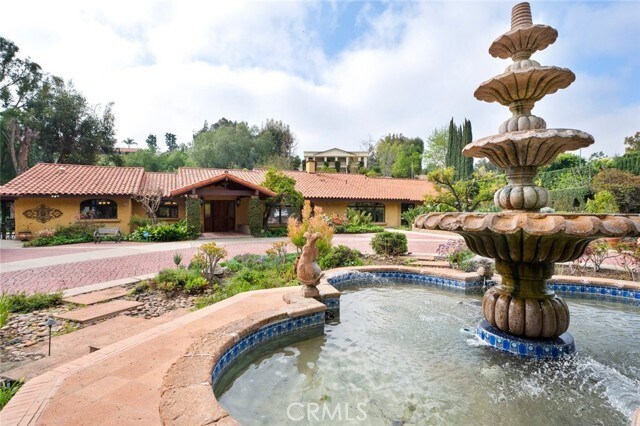 Foto del edificio - 5206 E Crescent Dr