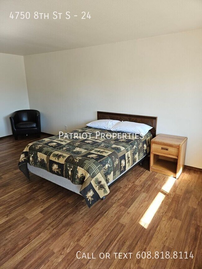 Foto del edificio - 4750 8th St S