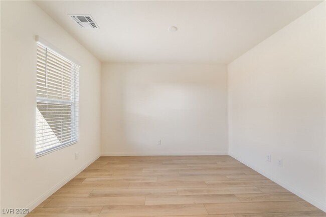 Building Photo - 9237 Soho Sky Ct
