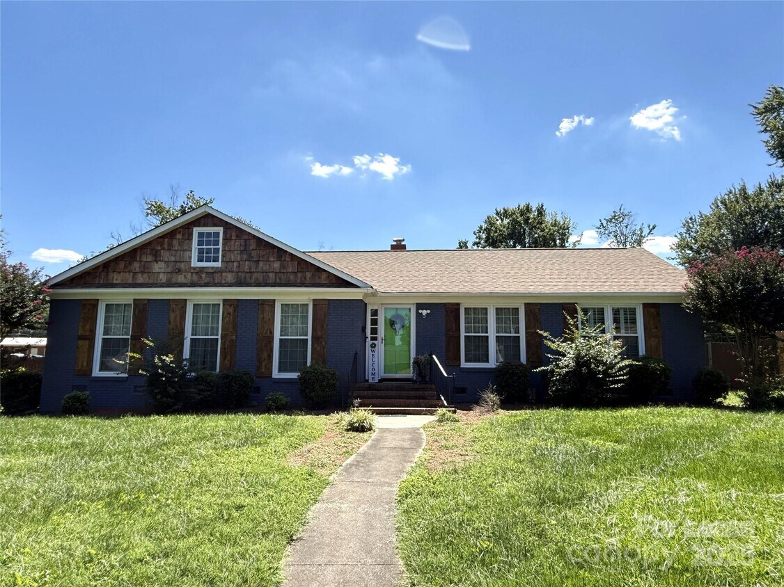 Foto principal - 6030 Craftsbury Dr