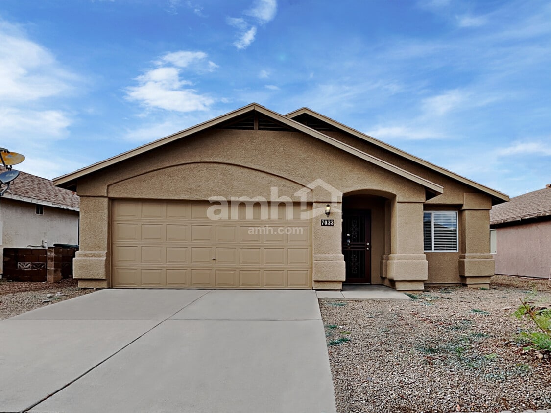 Primary Photo - 7033 E Mitchell Flyer Rd