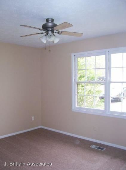 Building Photo - 5005 Buggy Ln