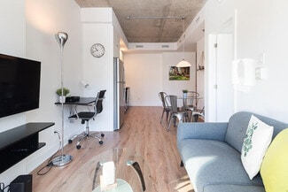 Building Photo - 1602 Rue Saint-Dominique