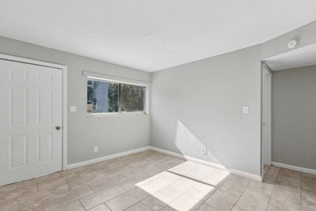 Photo - 1224 W 18th St Apartment