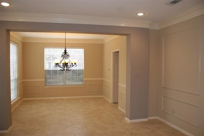 Building Photo - 1518 Briarbend Dr