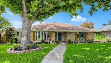 Building Photo - Sensational Prestonwood home with outdoor pool & cabana