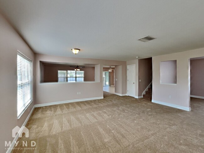 Building Photo - 11114 Silver Fern Way