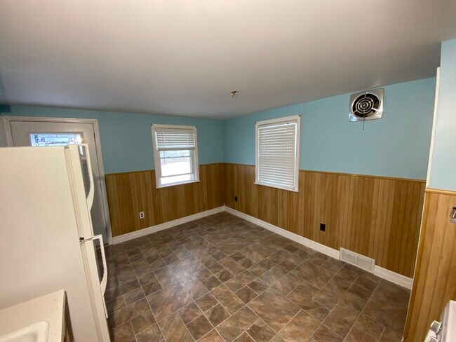 Building Photo - 36 Delray Ave