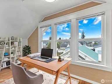 Foto del edificio - 1022 Oakes Ave