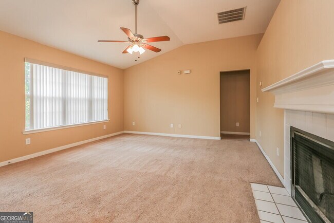 Building Photo - 25 Lakeridge Ct