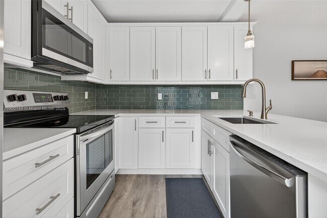 Building Photo - 2701 27th Ct