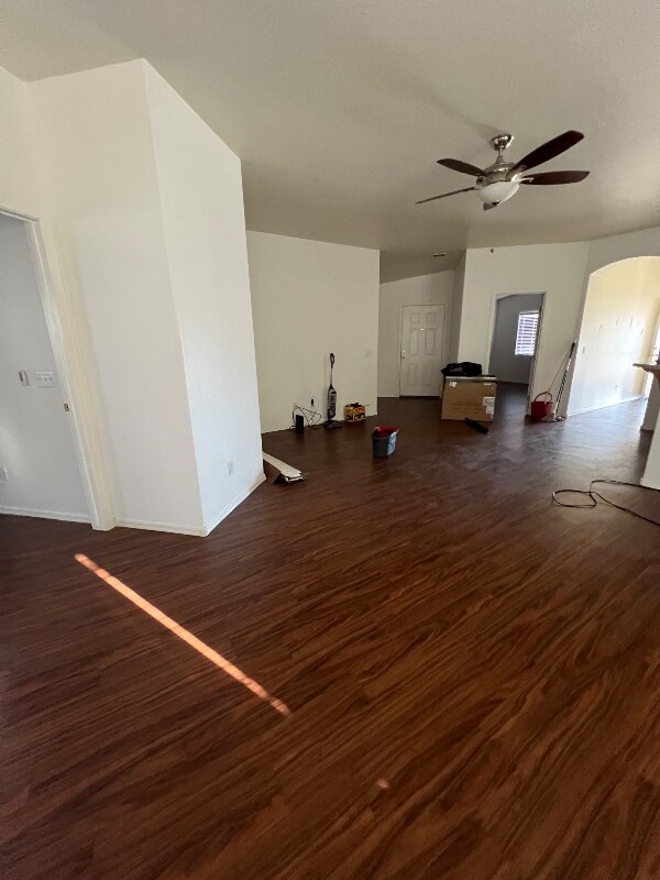 Foto del edificio - 598 Amante Dr