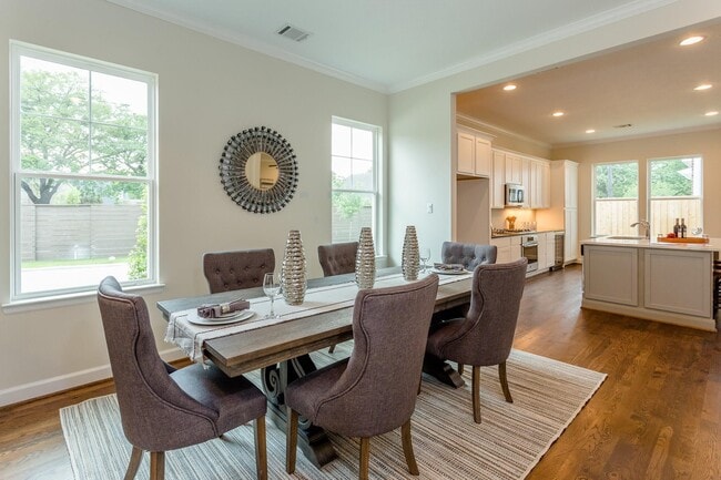 Building Photo - 5010 Ella Blvd