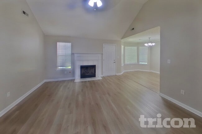Building Photo - 162 Willow Springs Ln