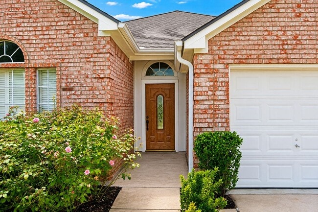 Building Photo - 6858 Stillwater Dr