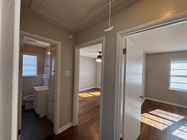 Building Photo - 4623 Violet Ave