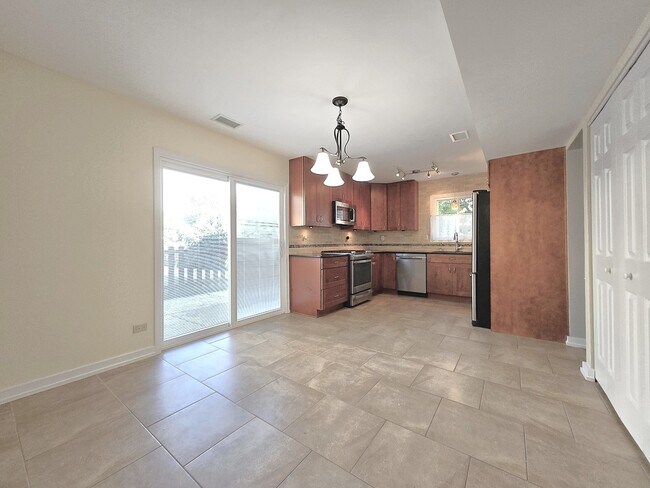 Foto del edificio - 4946 Somerton Dr