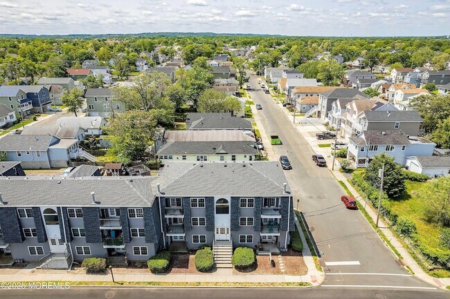 Foto del edificio - 98 Beachway Ave