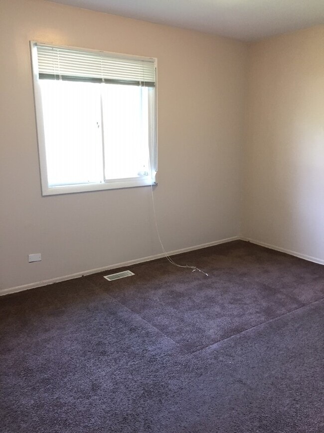 Building Photo - 17630 Country Club Ln