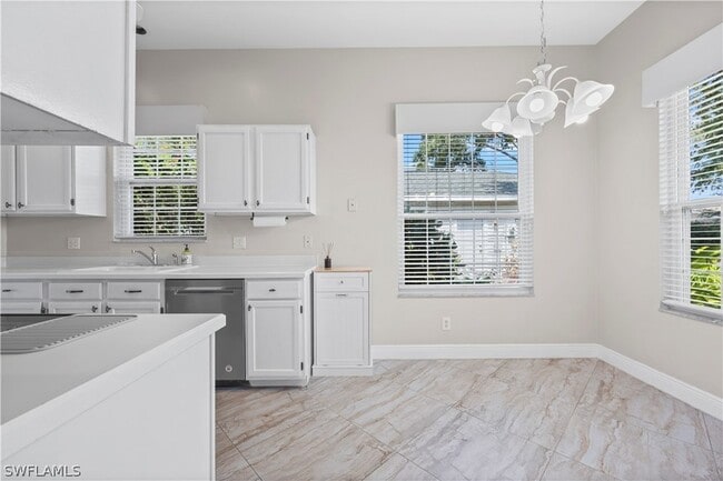 Building Photo - 6520 Ilex Circle