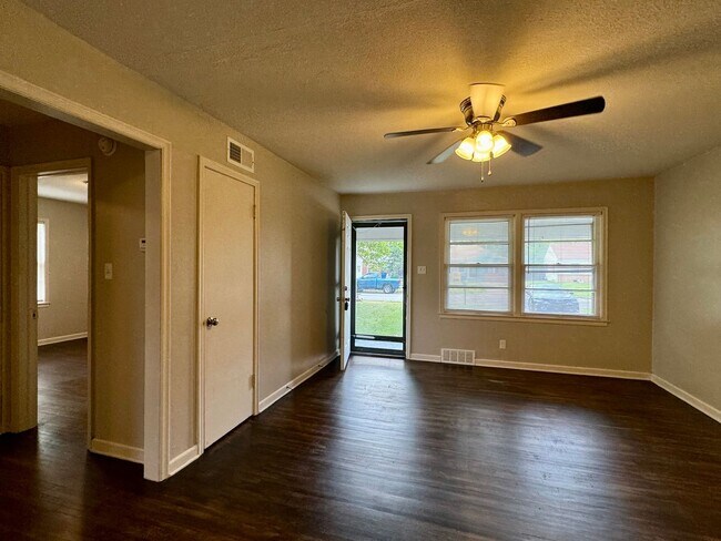 Foto del edificio - 2 Bedroom 1 Bathroom House