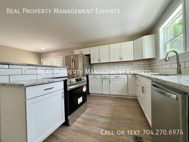Foto del edificio - 287 Young Ave SW