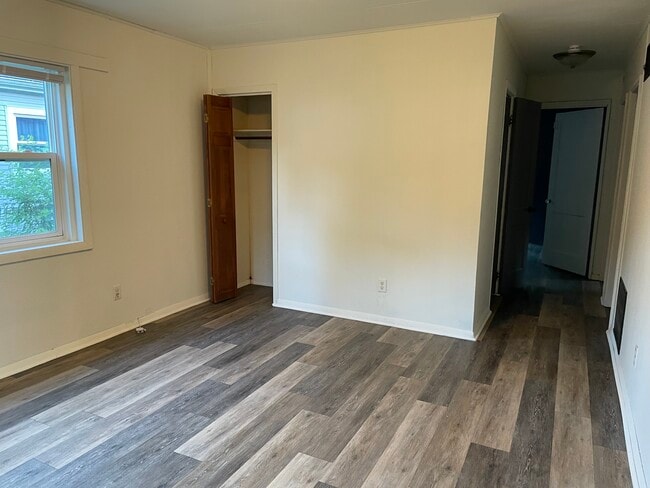 Living room - 915 S 12th St