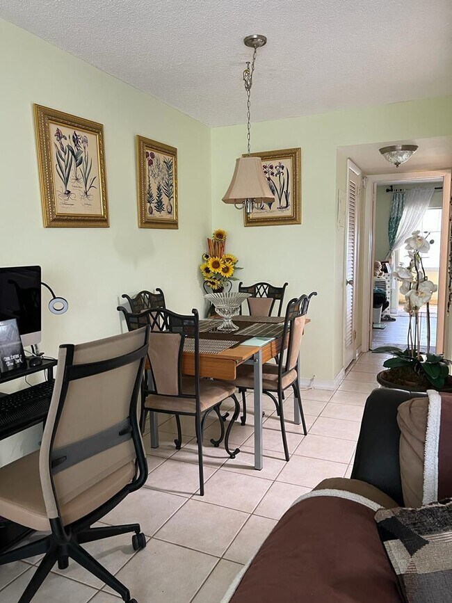 Building Photo - 102 Sheffield E