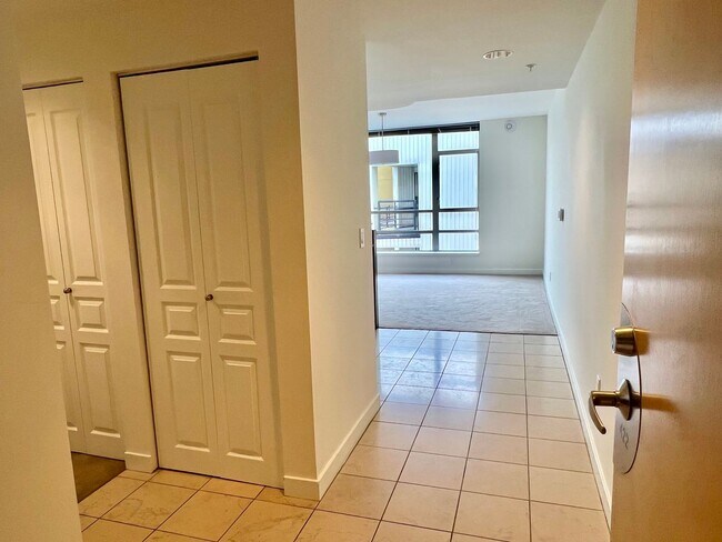 Foto del edificio - Concord Condominiums ~ Belltown