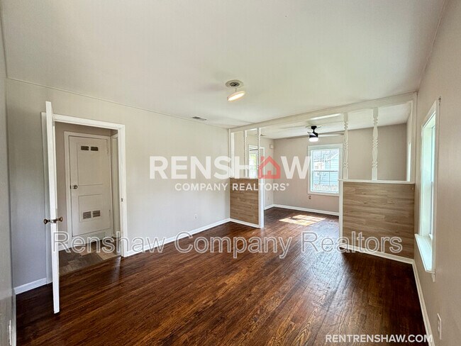 Building Photo - 3850 Wilshire Rd