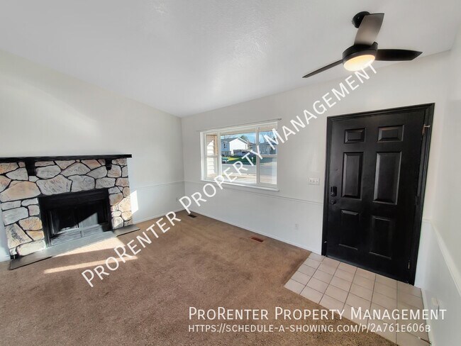 Foto del edificio - Solar Panels! 4 Bed, 2.5 Bath Roy Home