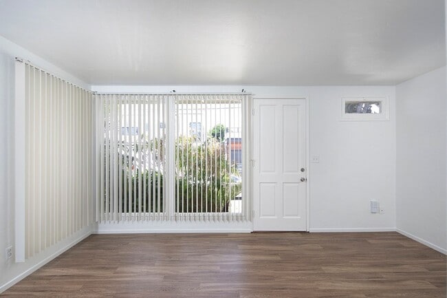 Foto del edificio - 5075-81 Bayard St