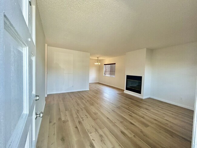 Foto del edificio - Spacious 2-Bedroom, 2-Bath Apartment – Ground Level! 90710! Move In Special - $1.000.00 Off One M...