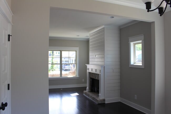 Building Photo - Craftsman-Style Home Minutes From Downtown Birmingham