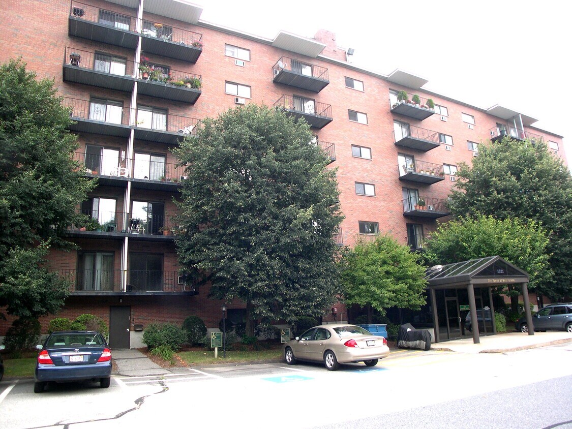 Primary Photo - 1321 Worcester Rd
