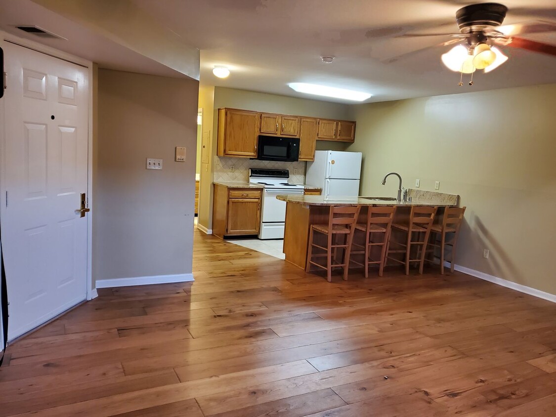 To Good to Be True, Efficiency! Spacious ... - To Good to Be True, Efficiency!  Spacious ...