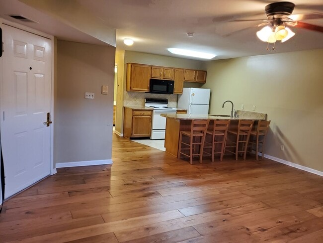 To Good to Be True, Efficiency! Spacious ... - To Good to Be True, Efficiency!  Spacious ... House
