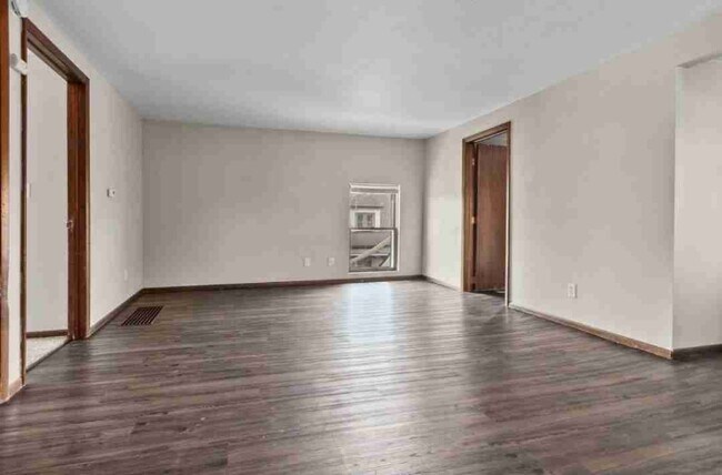 Building Photo - 94 5th St
