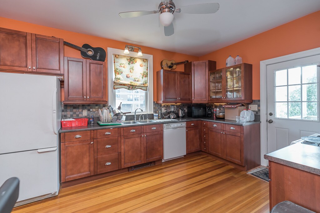 27 Prospect St, Gloucester, MA 01930 Apartments 27 Prospect St