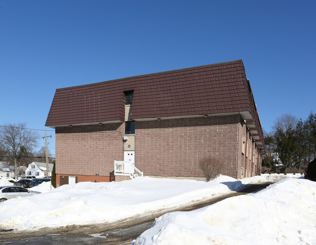 Building Photo - Meriden Road Estates